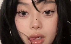 阿离掀开自己副乳的图片